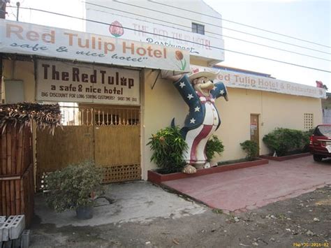 RED TULIP HOTEL .